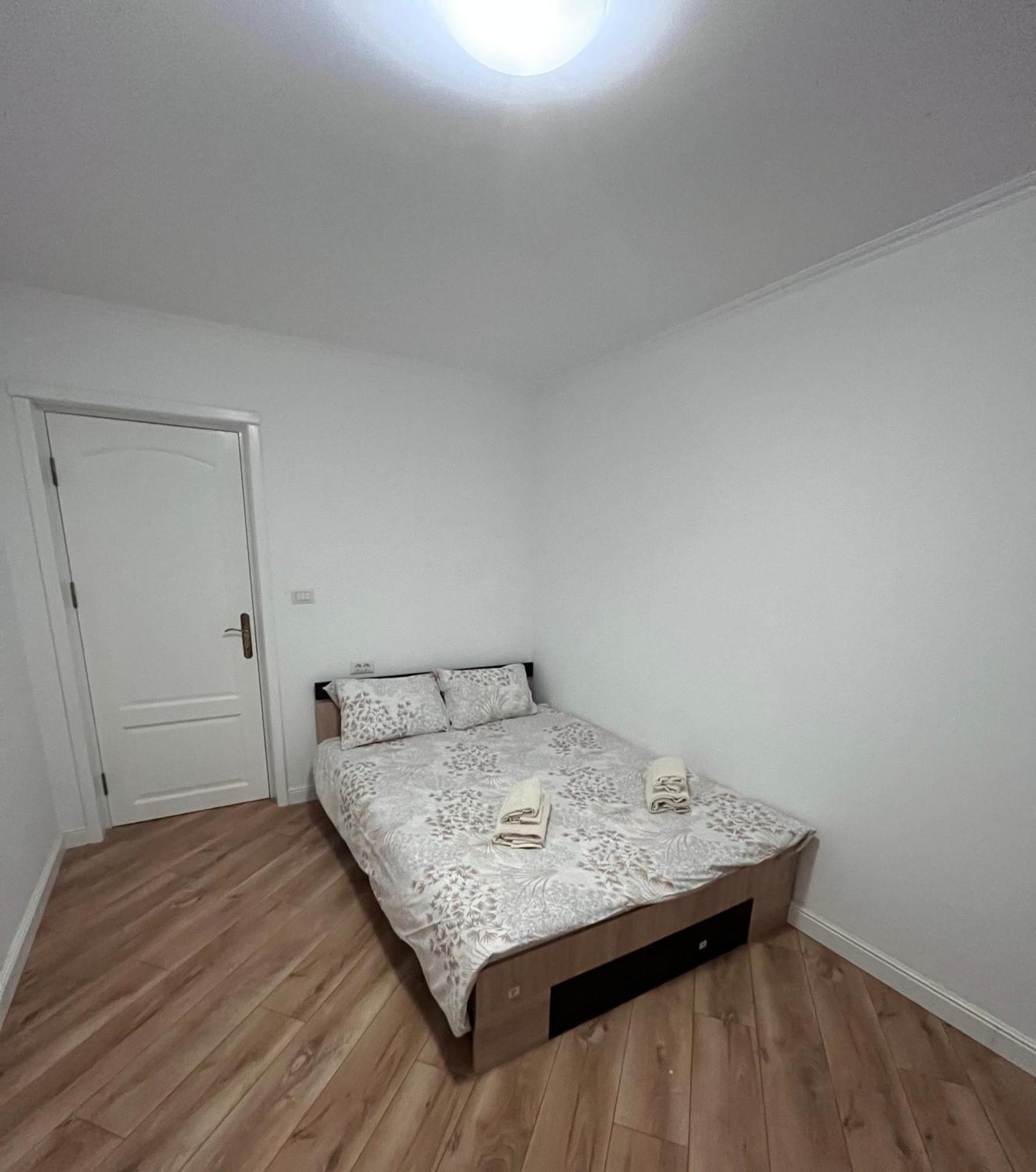 Apartament In Ботошані Екстер'єр фото