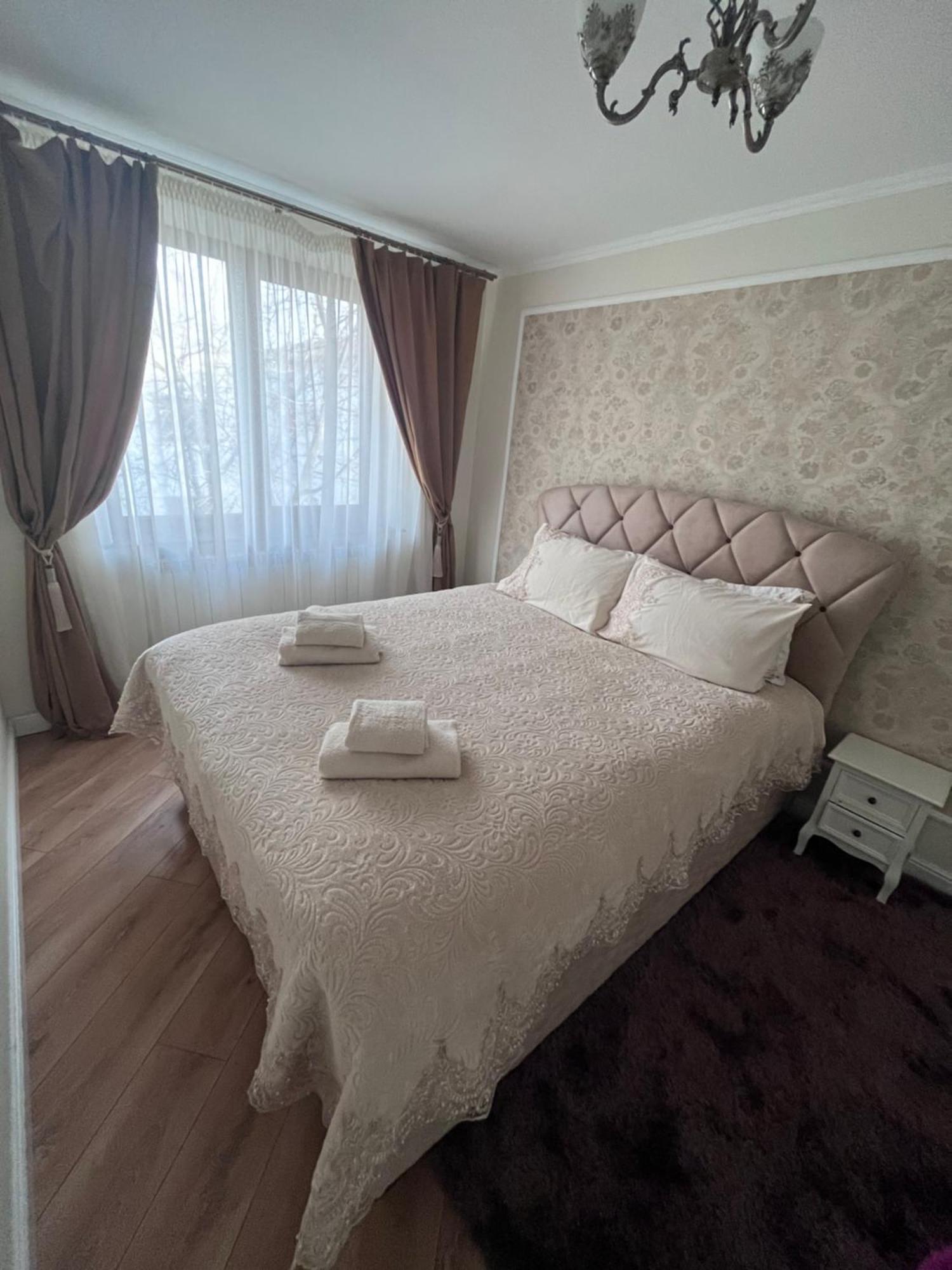Apartament In Ботошані Екстер'єр фото